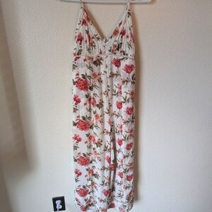 American Eagle Size 2 Floral Women's Romper. Super cute for summer!